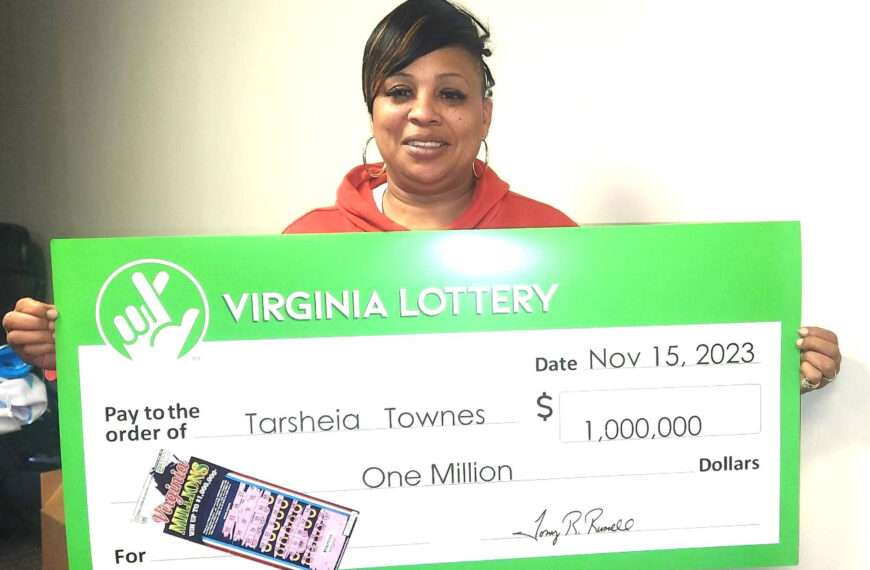  Lucky Woman Becomes Millionaire After Waiting For Two Customers To Stop Fighting…